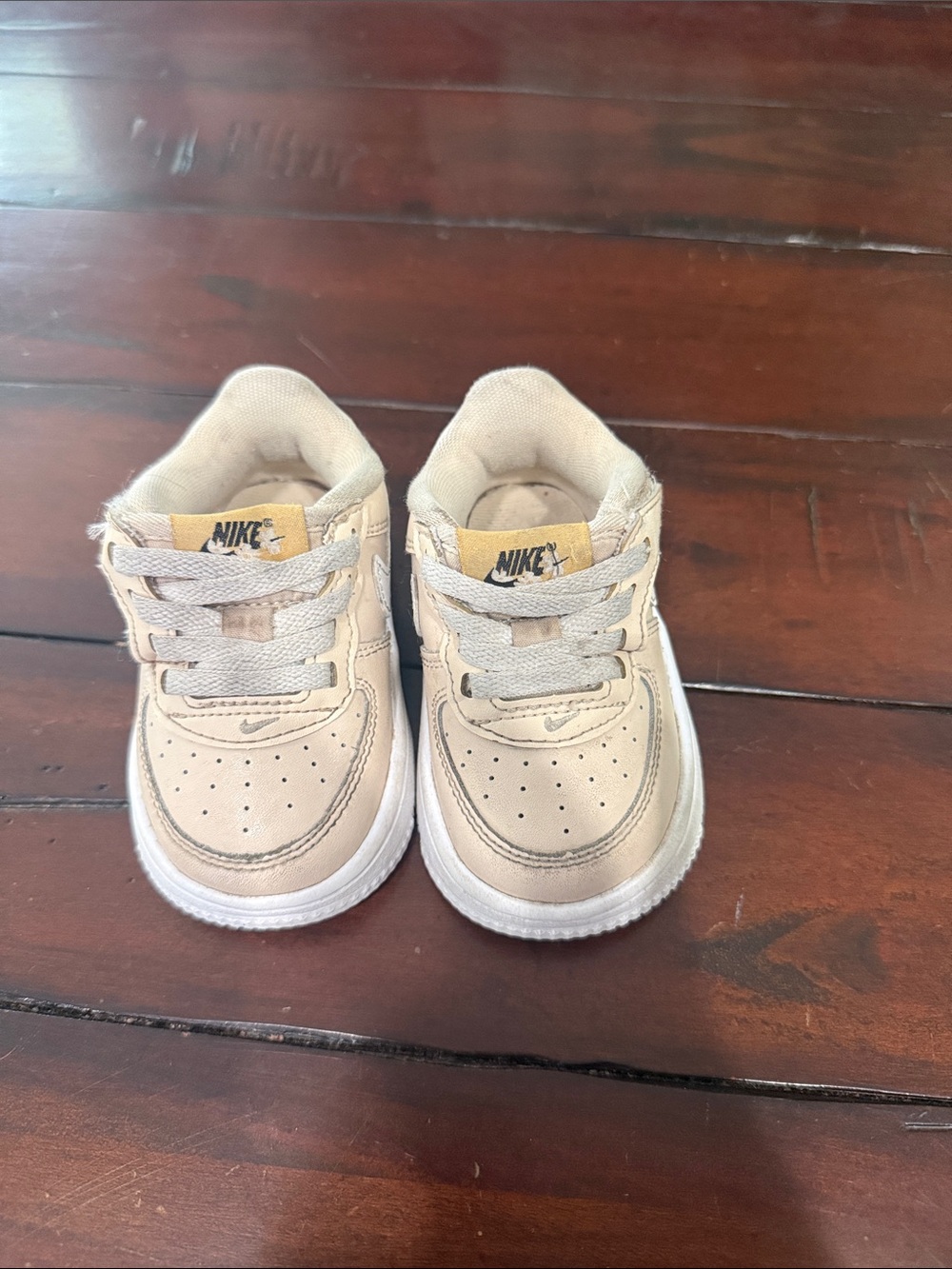 Nike Kids Beige and White Low-Top Sneakers with Flowers